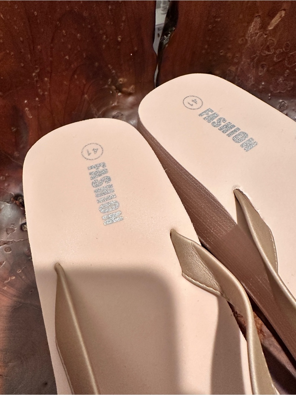 NWT 🩴 Women's Champagne 🥂 Wedge Flip-Flop Sandals US size 9 - Picture 6 of 6